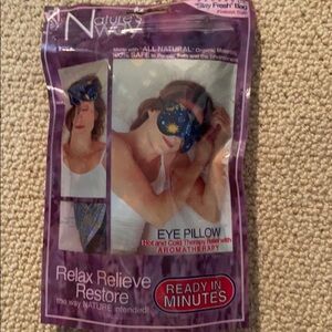 Soothing hot and cold aromatherapy eye mask pillow